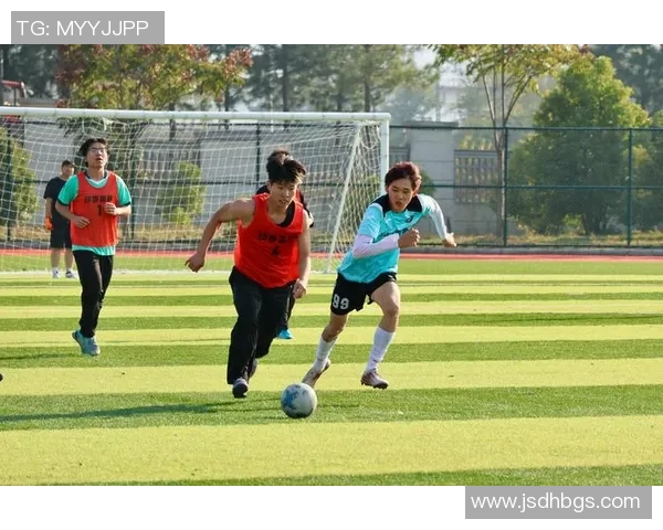 校园足球:在绿茵场上追逐梦想与友谊的青春篇章